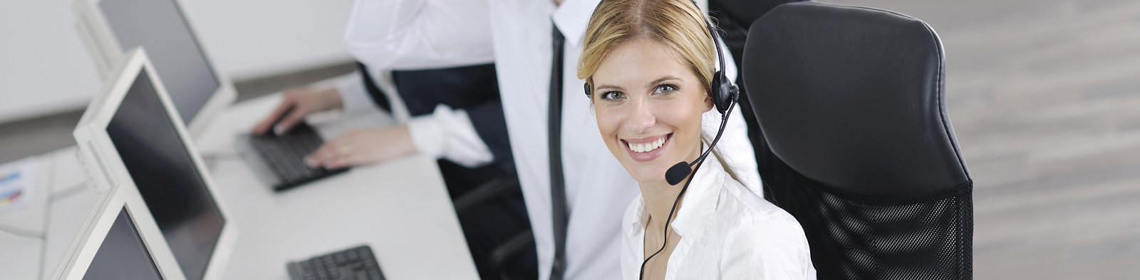 Live support operator for full time motorhome customers